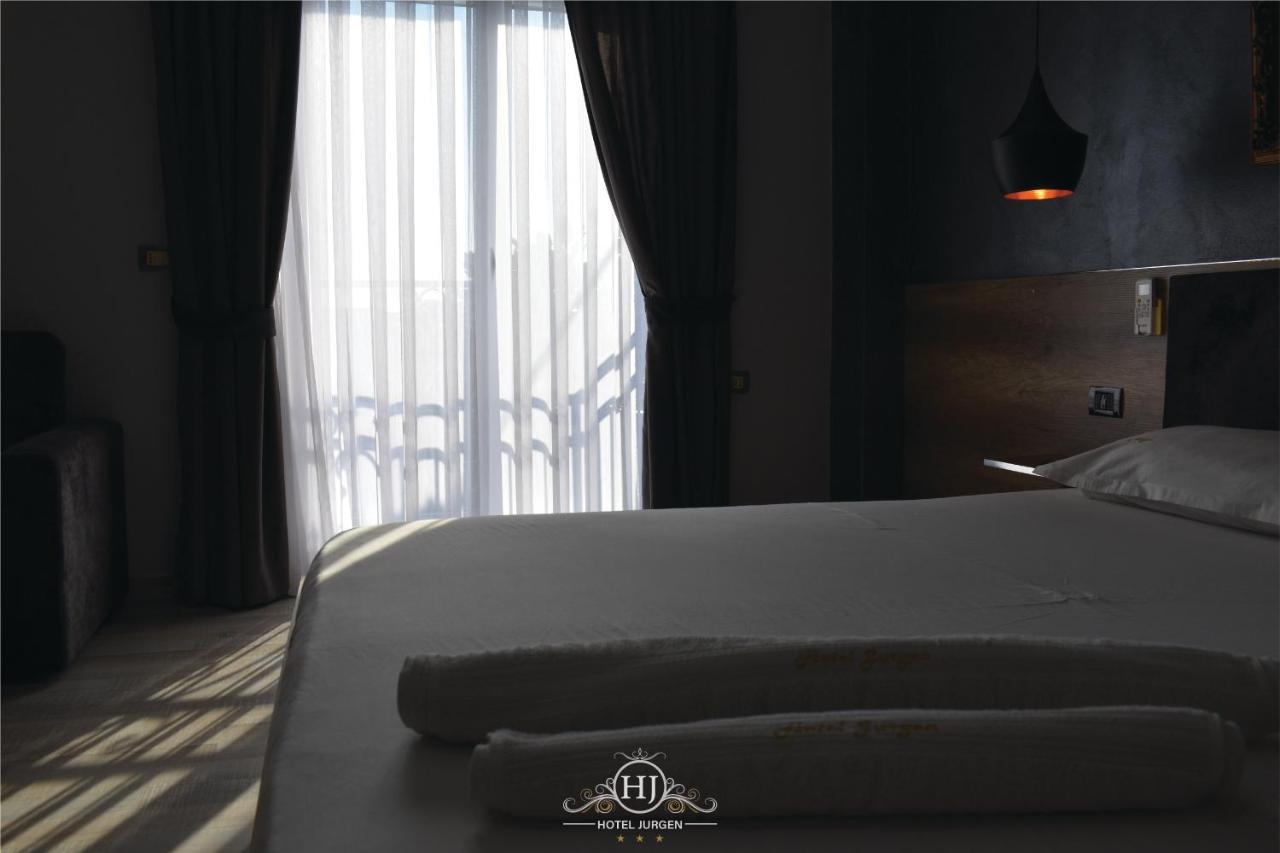 Hotel Jurgen เลเจอ ภายนอก รูปภาพ
