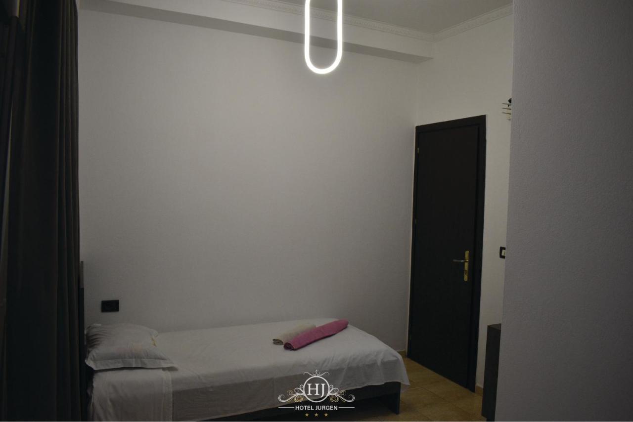 Hotel Jurgen เลเจอ ภายนอก รูปภาพ