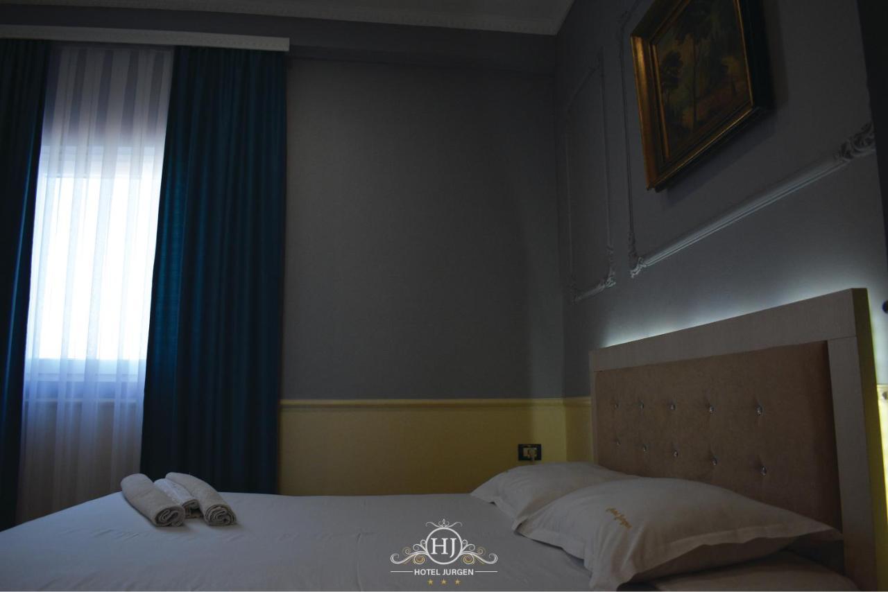 Hotel Jurgen เลเจอ ภายนอก รูปภาพ