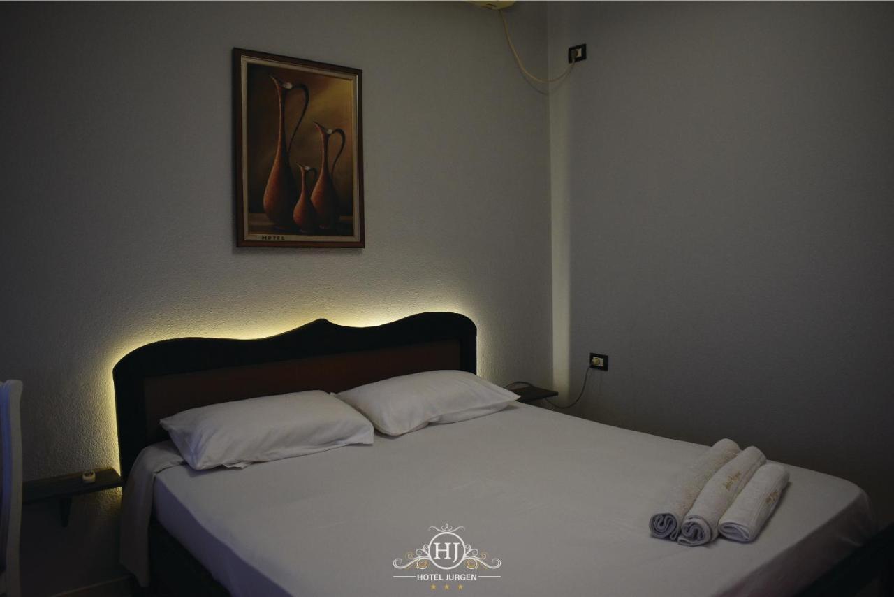Hotel Jurgen เลเจอ ภายนอก รูปภาพ