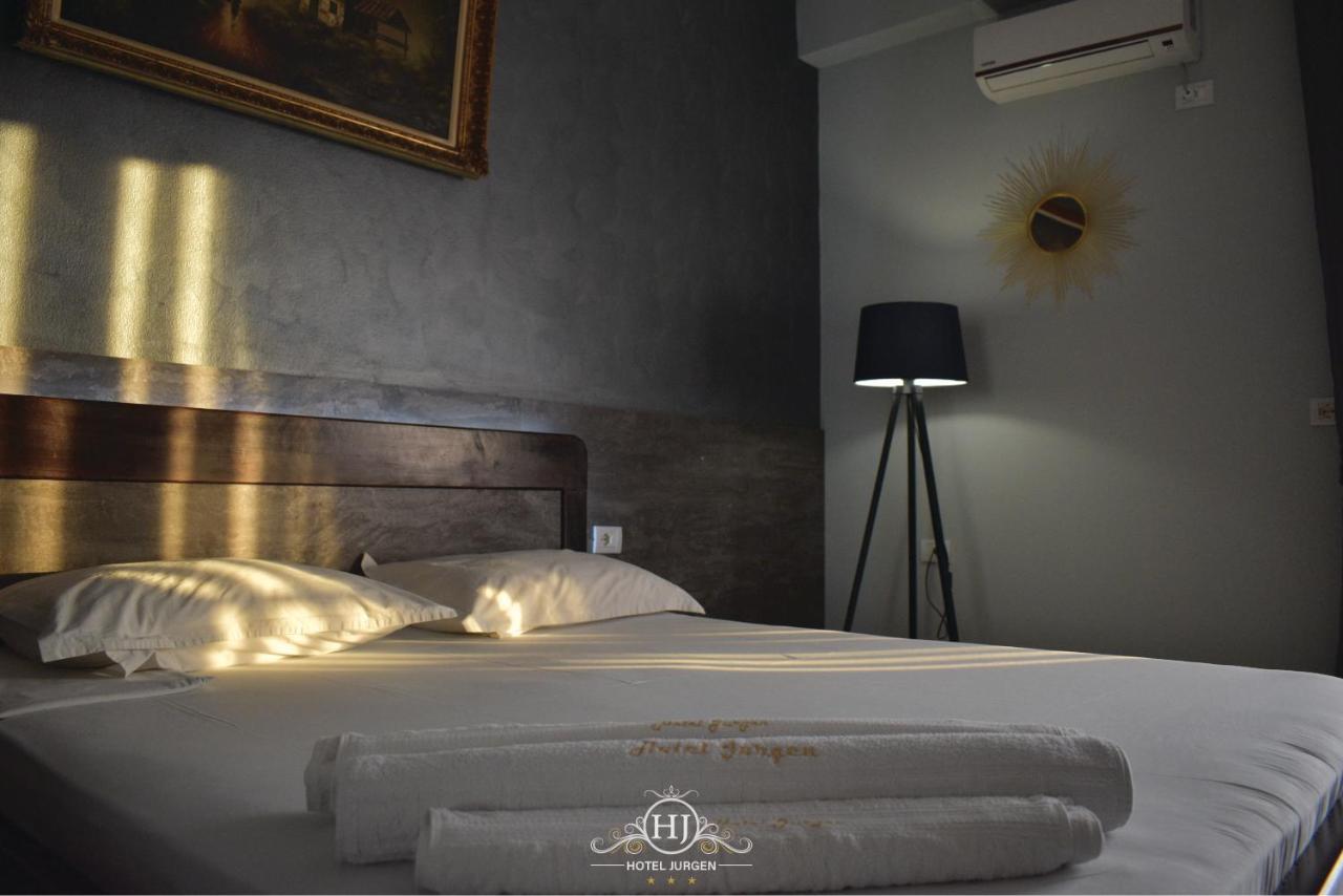 Hotel Jurgen เลเจอ ภายนอก รูปภาพ