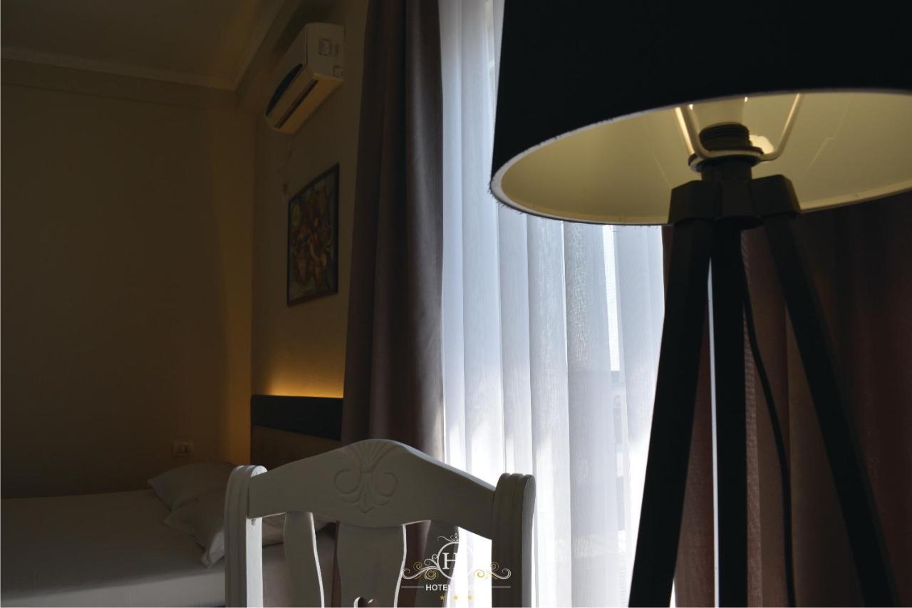 Hotel Jurgen เลเจอ ภายนอก รูปภาพ
