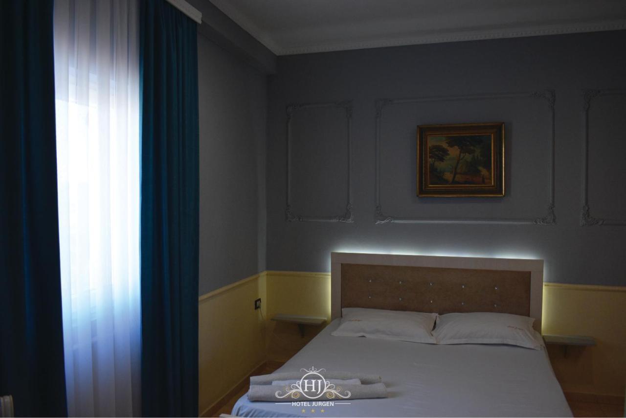 Hotel Jurgen เลเจอ ภายนอก รูปภาพ