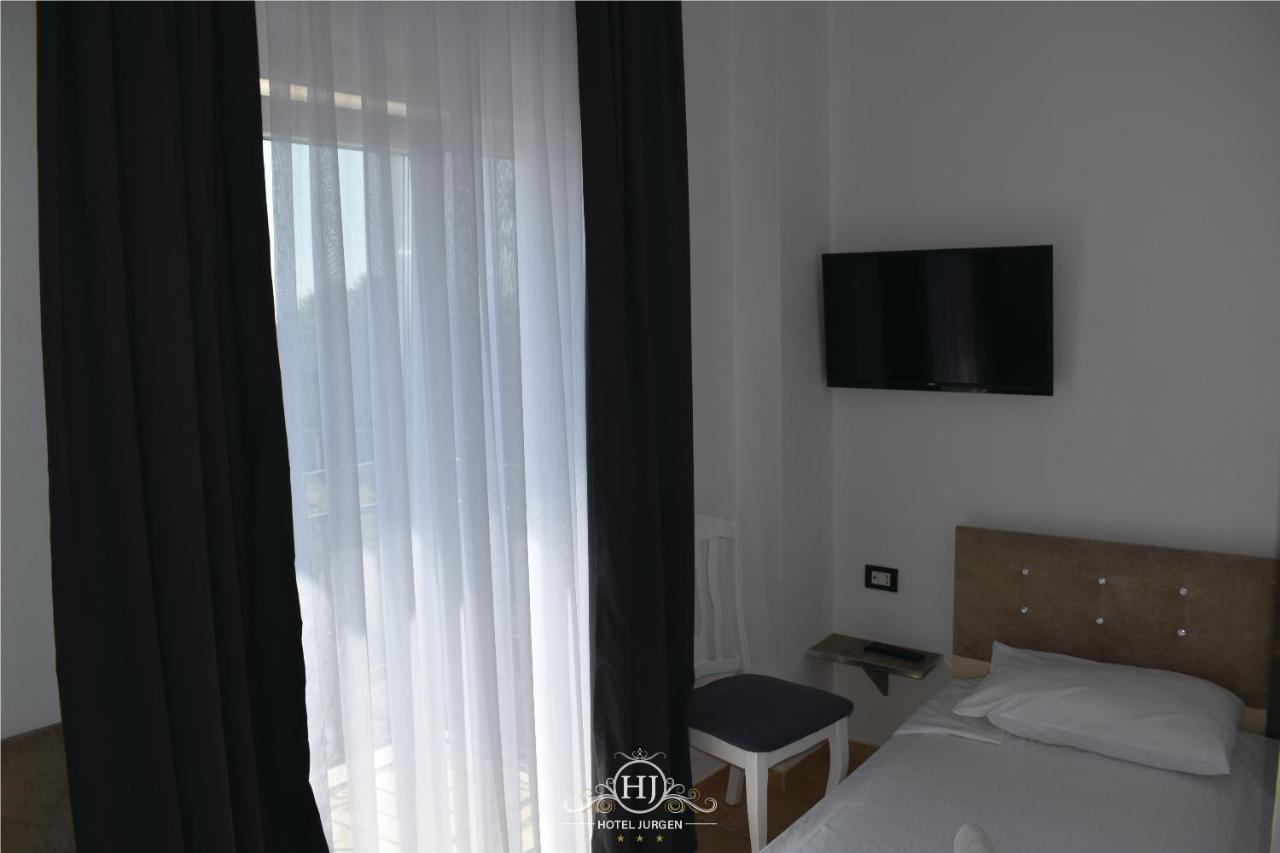 Hotel Jurgen เลเจอ ภายนอก รูปภาพ