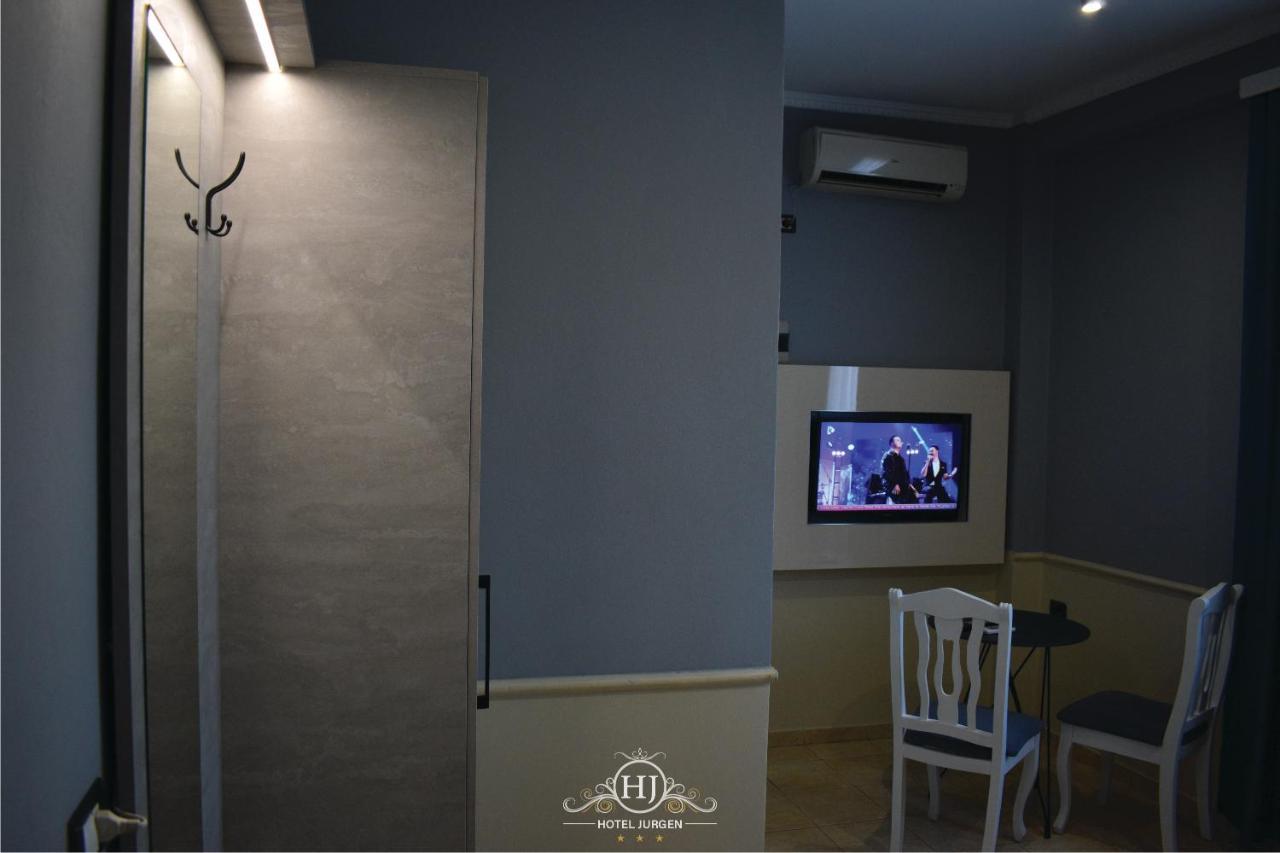 Hotel Jurgen เลเจอ ภายนอก รูปภาพ