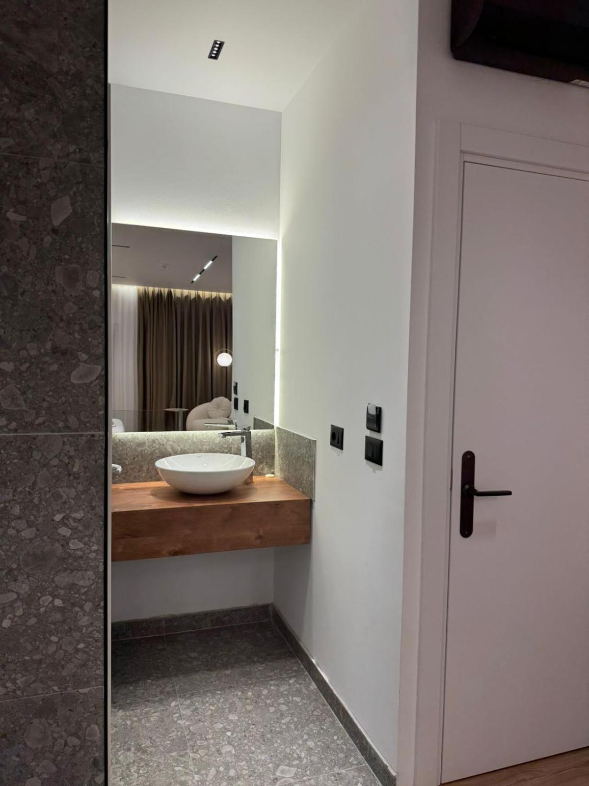 Hotel Jurgen เลเจอ ภายนอก รูปภาพ
