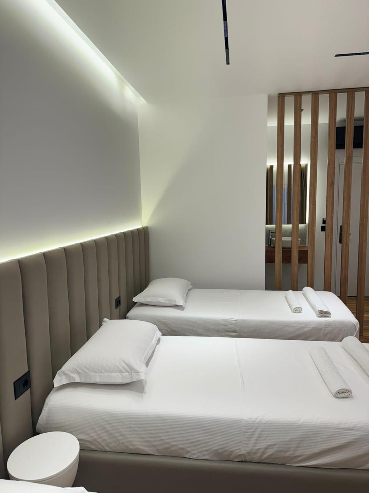 Hotel Jurgen เลเจอ ภายนอก รูปภาพ