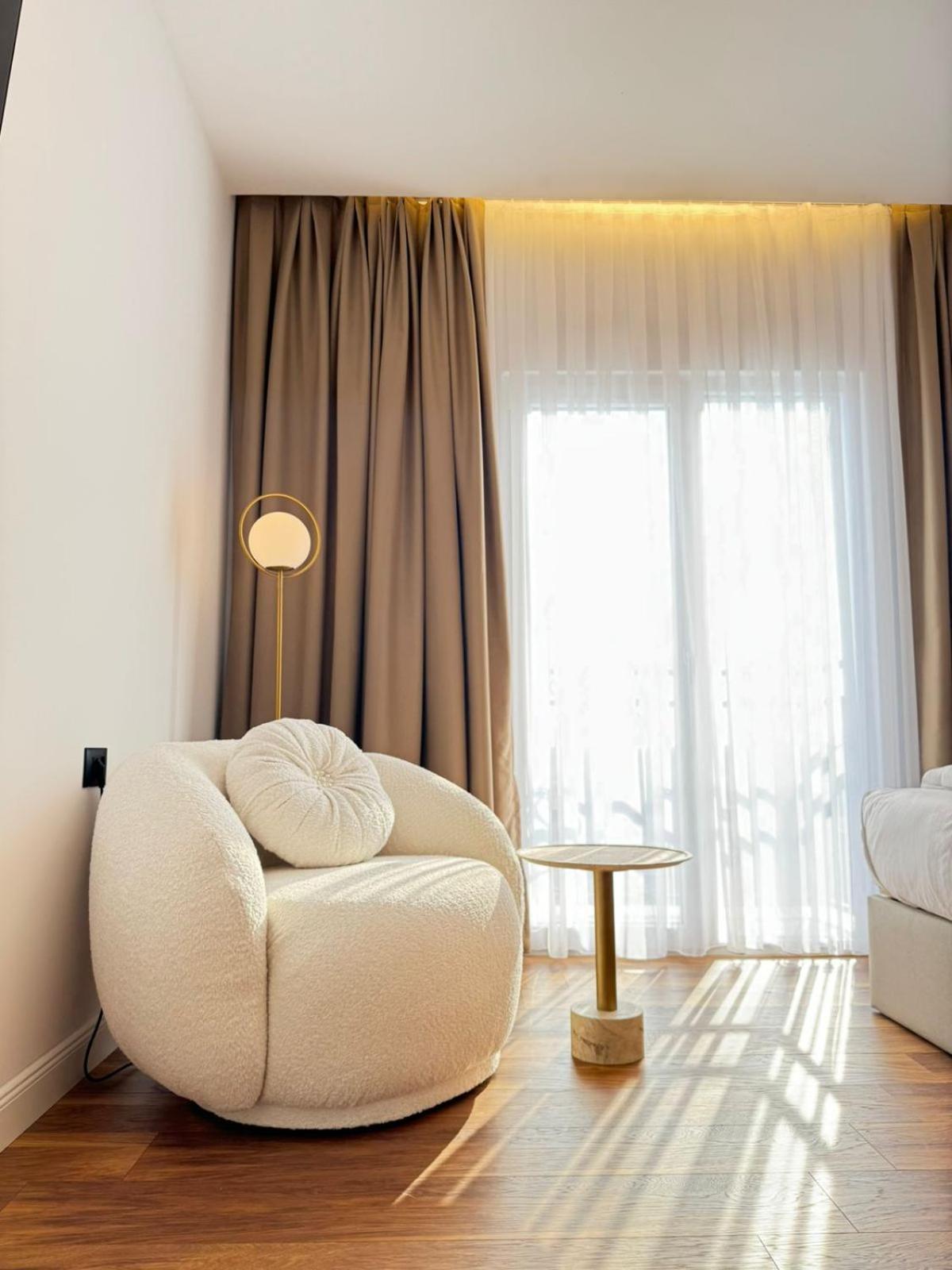 Hotel Jurgen เลเจอ ภายนอก รูปภาพ