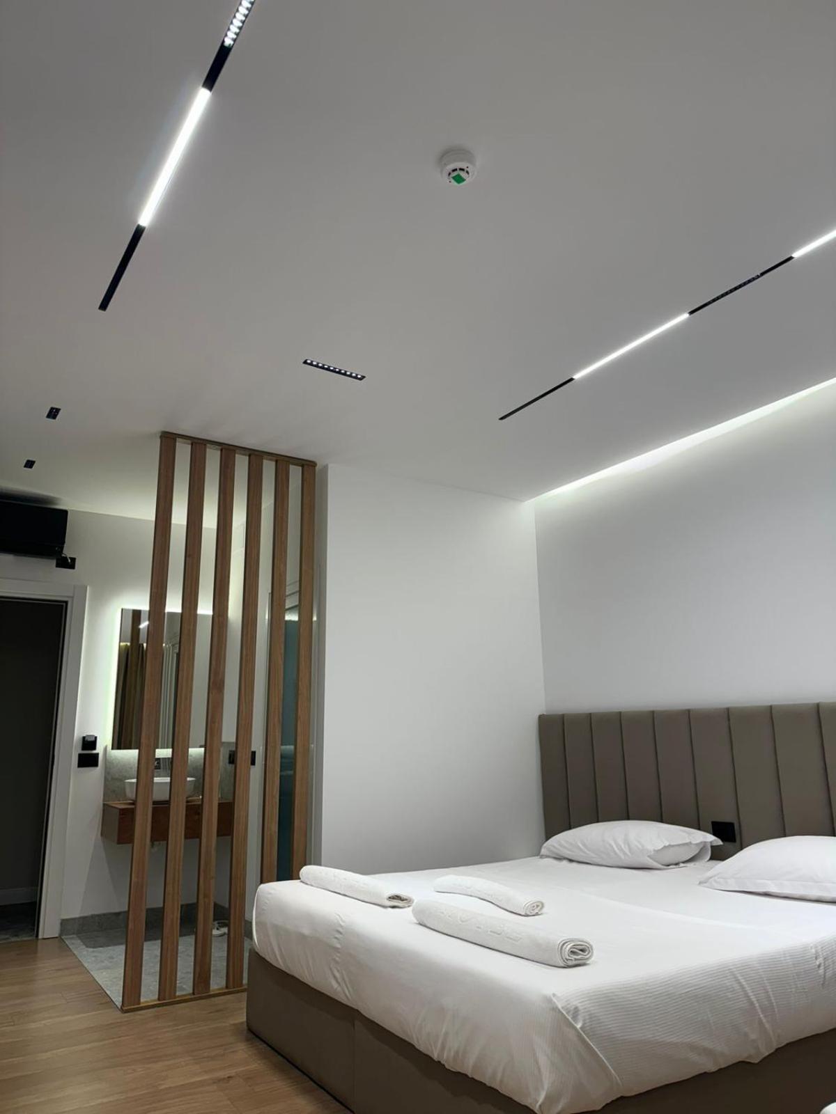 Hotel Jurgen เลเจอ ภายนอก รูปภาพ
